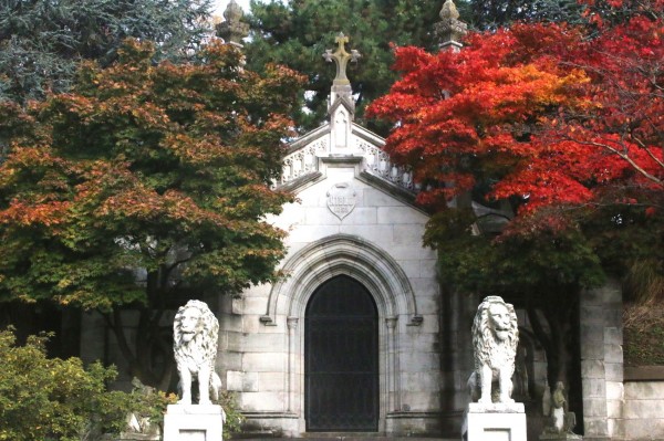 The Niblo Mausoleum dates from 1852. Its Japanese maples are a joy in the fall. Note the one at left has yet to change color.