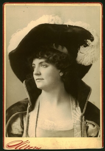 Ada Rehan, in a Napoleon Sarony photograph.