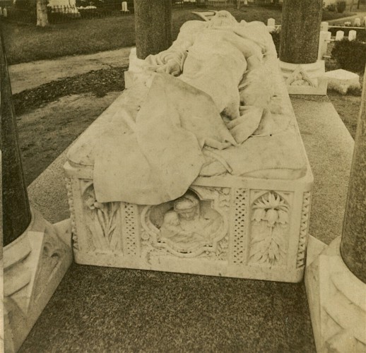 From the foot of the John Matthews effigy. Half stereograph, circa 1875.