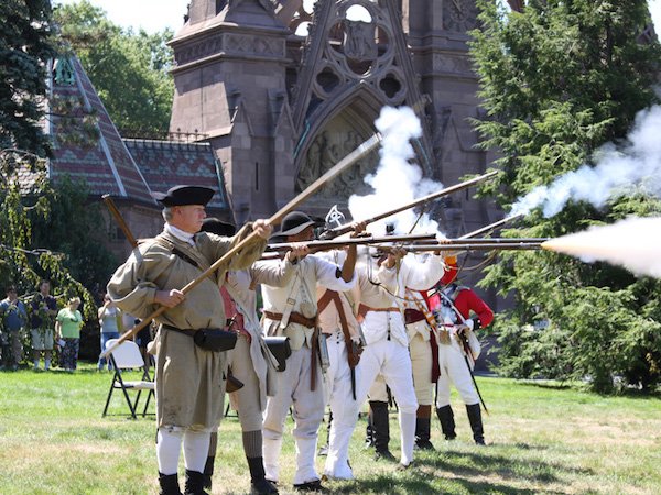 revolutionary war reenactment