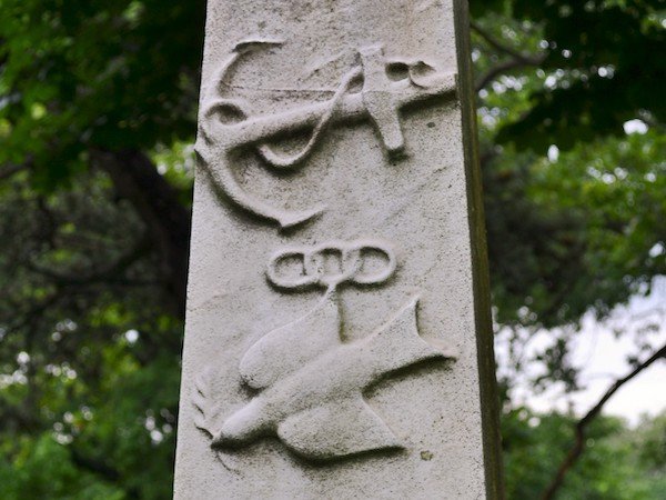 monument symbols