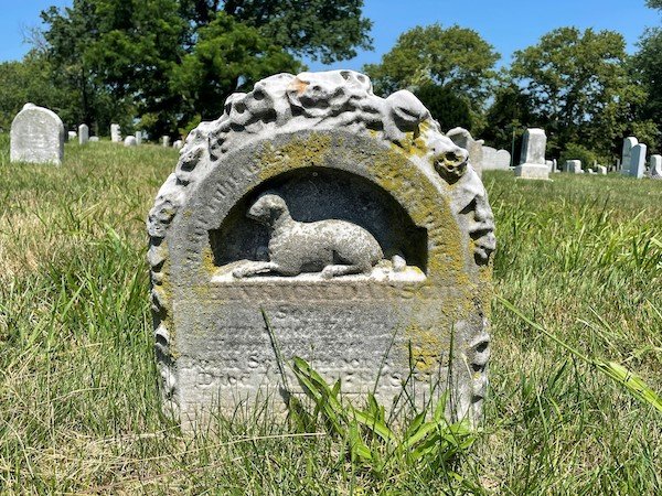 lamb symbol gravestone