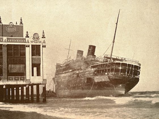 old sinking ship photo