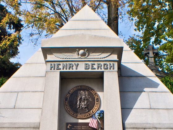 bergh pyramid monument